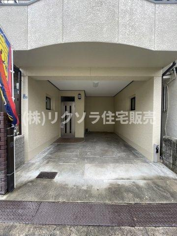 黒原橘町　中古一戸建ての駐車場|■物件内覧・資金計画相談・住宅ローン相談、リフォーム相談、お問合せ受付中■
※当日・翌日のご内覧、ご相談はお電話でのお問合せがスムーズです！