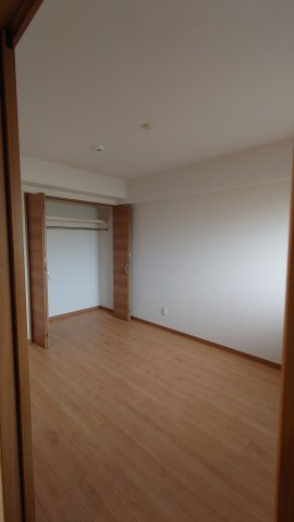 リバーサイド串間天神の洋室|清掃前につき同タイプのお部屋の写真になります。