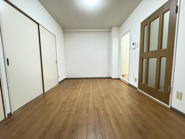 茱萸木壱番館の居間・リビング|同物件別部屋イメージ写真