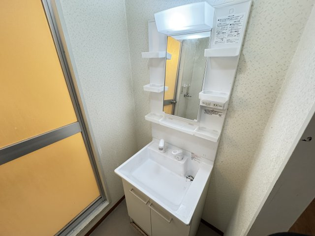 茱萸木壱番館の独立洗面台|同物件別部屋イメージ写真