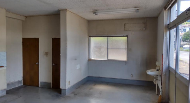 大津市向陽町の住宅付店舗戸建の内装