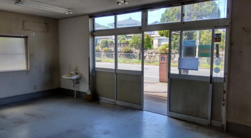 大津市向陽町の住宅付店舗戸建の玄関