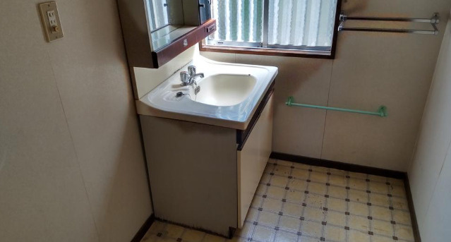 大津市向陽町の住宅付店舗戸建の洗面所