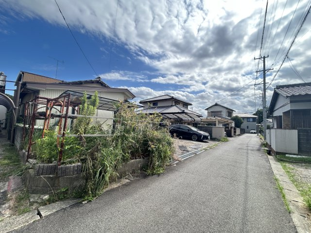 【前面道路含む現地写真】の画像