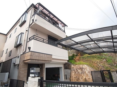 【外観】 | 会下山町2丁目戸建 | 閑静な住宅街に建つくつろぎの家、牧野富太郎研究所跡の公園が横です