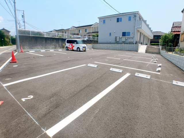 リーブルファイン六貫山の駐車場