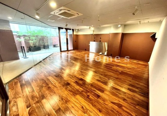 みなとビルの内装