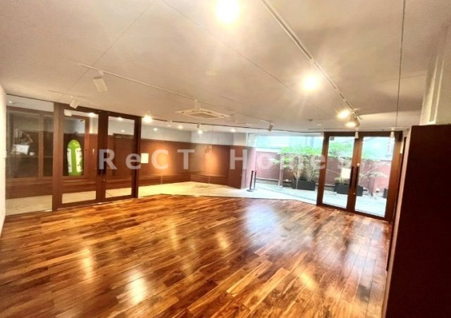 みなとビルの内装