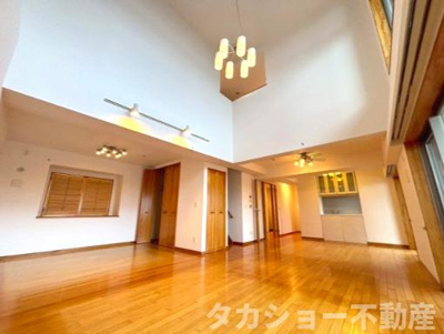 【居間・リビング】 | シーズガーデン千城台 | 家族が集まるリビングは明るく、広々しております☆彡