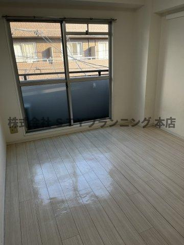 仲介手数料0円！G1ビル本山の居間・リビング