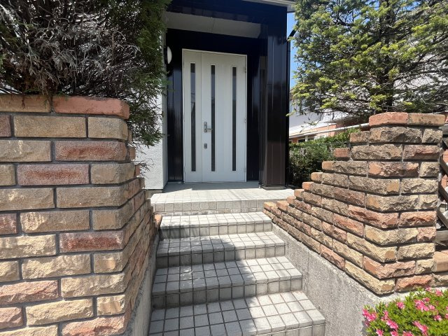ゆりのき台3丁目戸建てのエントランス