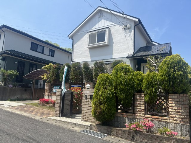 ゆりのき台3丁目戸建ての前面道路含む現地写真