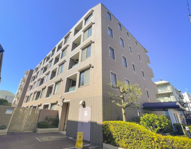 フェイム新宿柏木町の外観