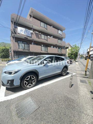 メルフィール岡本の駐車場
