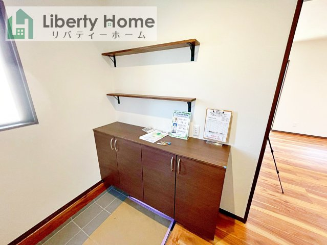 ワイウッドコート土浦市神立町第１期　新築戸建　5号棟の玄関