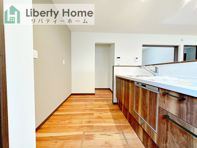 ワイウッドコート土浦市神立町第１期　新築戸建　5号棟のキッチン