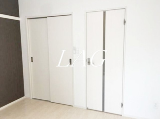 【居間・リビング】 | Ｃｏｍｆｏｒｔ浦和 | 洋室のお部屋です。