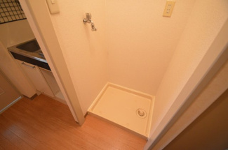 【設備】 | シャトラン弓木壱番館 | 洗濯機置き場