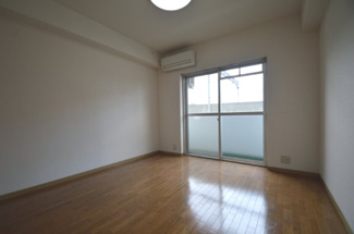 【洋室】 | シャトラン弓木壱番館