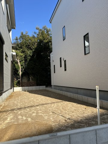 いろどりアイタウン　中央区宮竹町　全4棟の庭|陽当たり充分で
ガーデニング等様々な用途で楽しめますね。