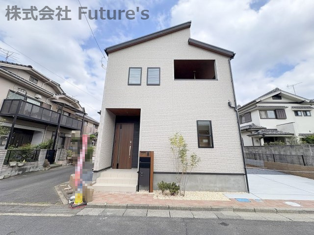 三郷市早稲田6丁目　新築戸建　全1棟の外観|角地に位置した明るく開放的な立地です