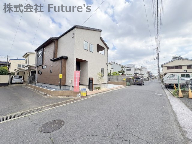 三郷市早稲田6丁目　新築戸建　全1棟の前面道路含む現地写真|前面道路含む現地写真です。
