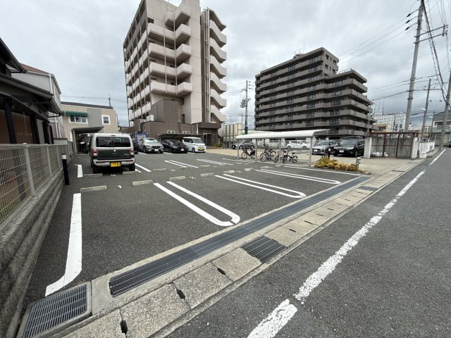 カーサ　イーグレットの駐車場