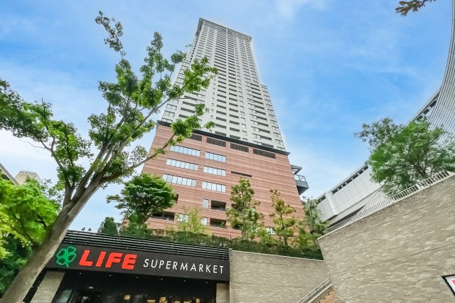 クロスエアタワー