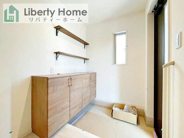 ワイウッドコート土浦市神立町第１期　新築戸建　6号棟の玄関