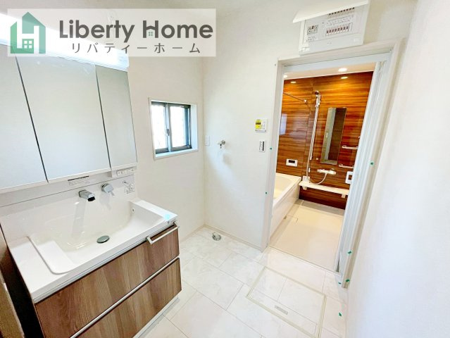 ワイウッドコート土浦市神立町第１期　新築戸建　6号棟の脱衣所