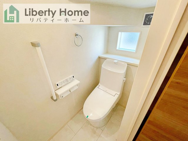 ワイウッドコート土浦市神立町第１期　新築戸建　6号棟のトイレ