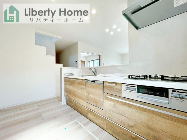 ワイウッドコート土浦市神立町第１期　新築戸建　6号棟のキッチン