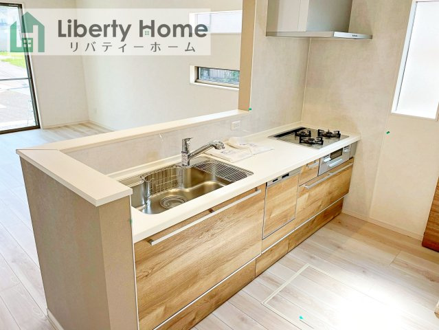 ワイウッドコート土浦市神立町第１期　新築戸建　6号棟のキッチン