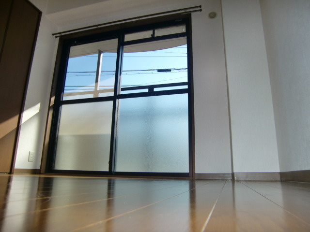 メルフィール岡本の居間・リビング