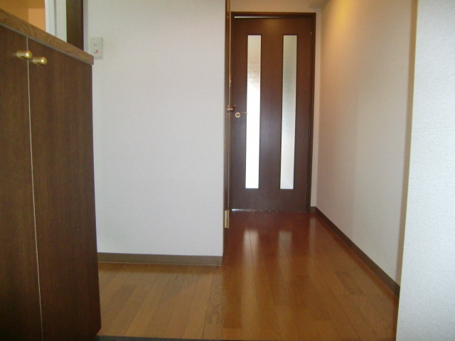 メルフィール岡本の玄関