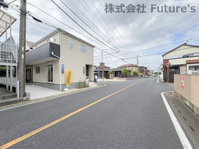 三郷市早稲田3丁目　新築戸建　全1棟の前面道路含む現地写真|前面道路含む現地写真です。