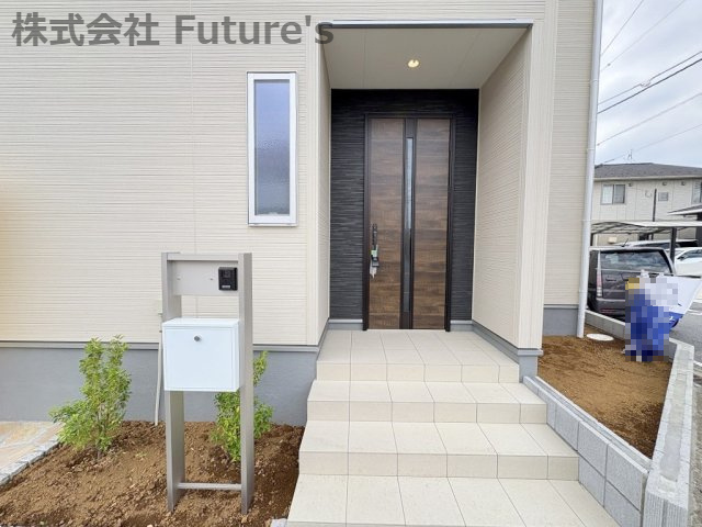 三郷市早稲田3丁目　新築戸建　全1棟のエントランス|玄関アプローチ