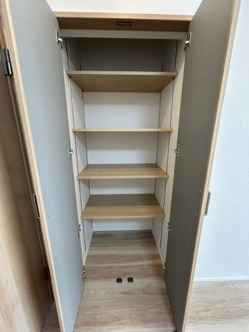 【収納】アミティ三郷早稲田6-1-2号棟 