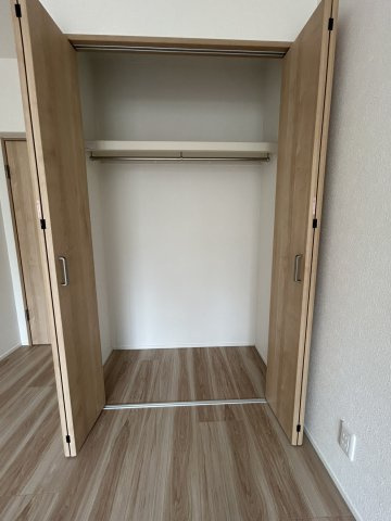 【収納】アミティ三郷早稲田6-1-2号棟 