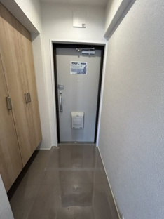 【玄関】アミティ三郷早稲田6-1-2号棟 