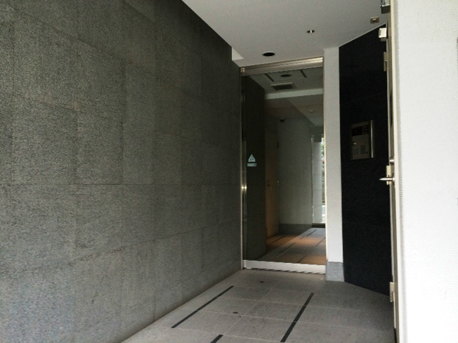 落ち着いたエントランスです