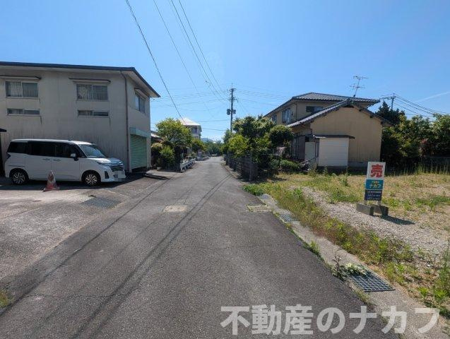 宇土市築籠町の売地の前面道路含む現地写真