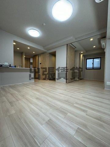 仲介手数料0円！！ラ・ヴィータ葵の居間・リビング