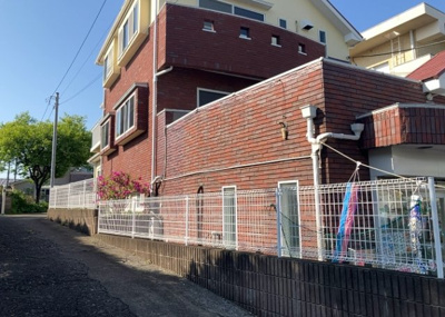 【外観】 | パームⅡ | 土地の前の道路に消火栓が設置されていることがあります。この場合、道路交通法第45条第1項により、駐車禁止の場所が指定されています。そのため、車庫などの駐車スペースをつくることができない場合があります。