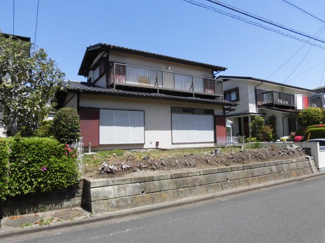 【外観】 | 閑静な住宅街です♪　古屋あり。