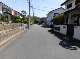 【前面道路含む現地写真】 | 南側６ｍ道路に面しています。