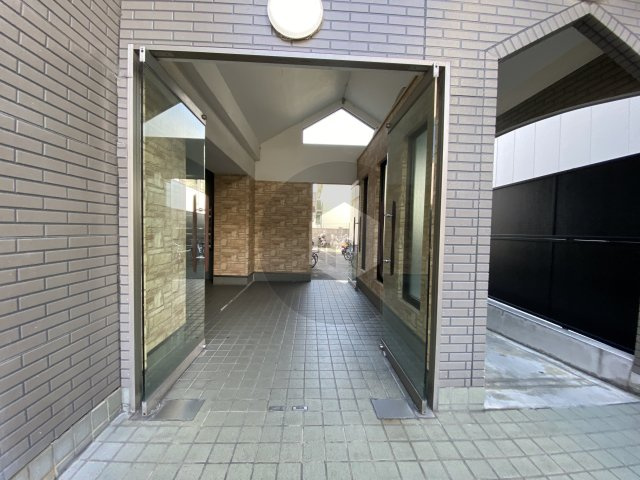 第1弥刀マンションのエントランス