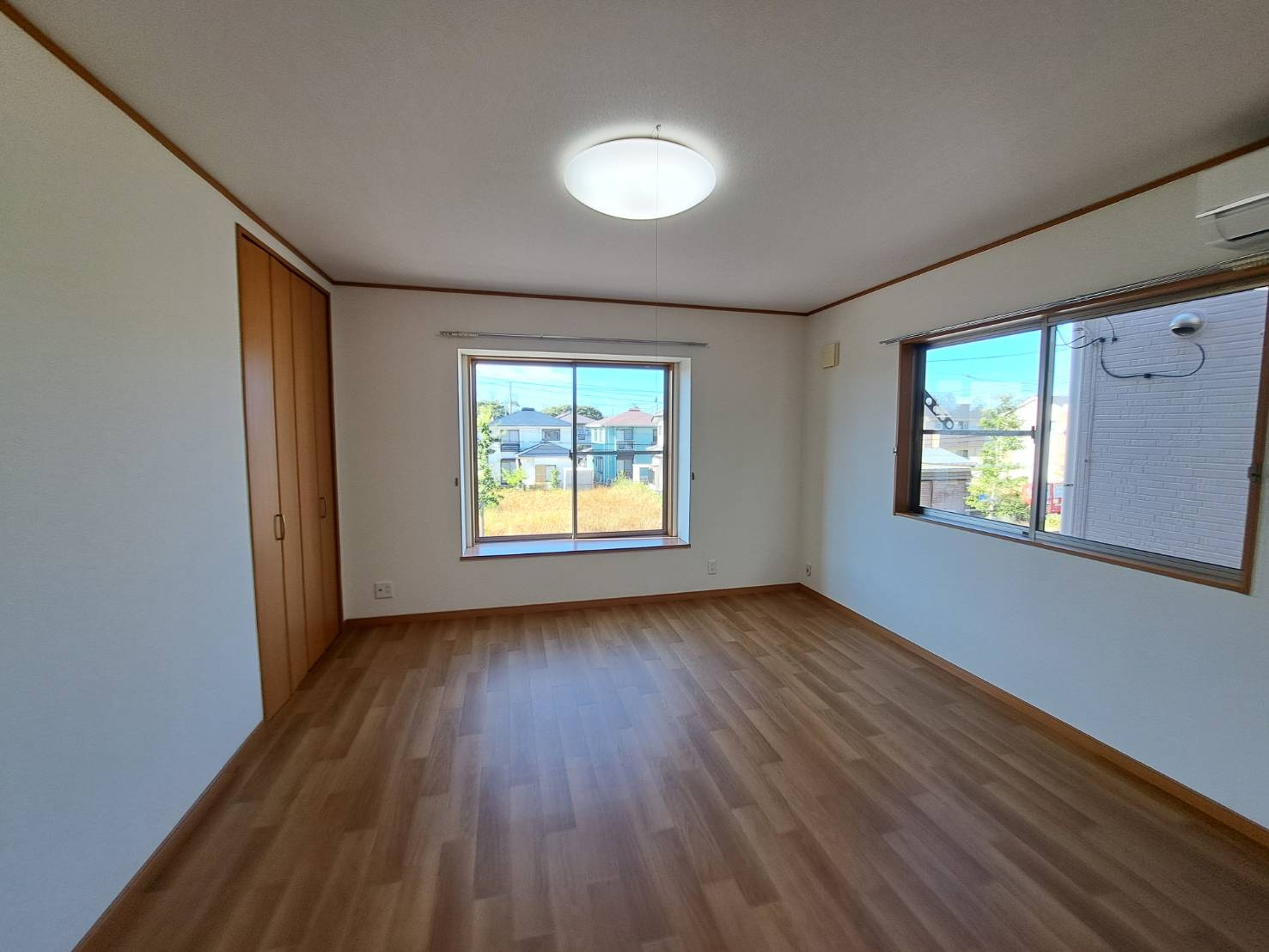 新潟市北区太夫浜新町２丁目のアパートの居間・リビング