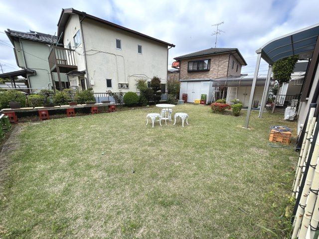さくら台3丁目　2階建　大型住宅の庭|広々したお庭があるのでお子様がいるご家庭にもおすすめです