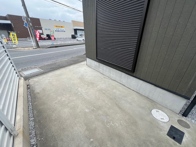 【駐車場】 | 綾瀬市深谷上　戸建て | カースペースがあります